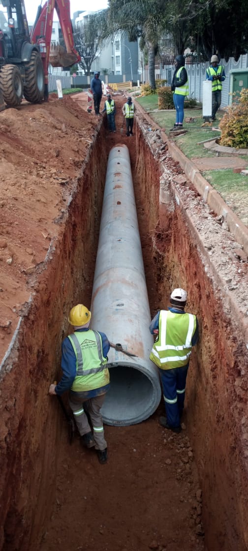 Bulk concrete pipeline installation